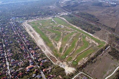 Golfpálya (Budapest Highland Golf Club) Budafoki MTE Sportegyesület sportpályája Budafoki temető Angeli úti urnatemető Lakókertek A kerület nagy része kertvárosias lakóterület, így a zöldfelületi