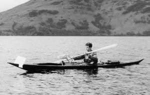 Kajak és kenu Kajak és kenu A kajak-kenu 1936-ban került a nyári olimpiai játékok műsorába. A kezdeti 10 000 méteres számok hamar kimaradtak, rövidebb távok váltották fel őket.