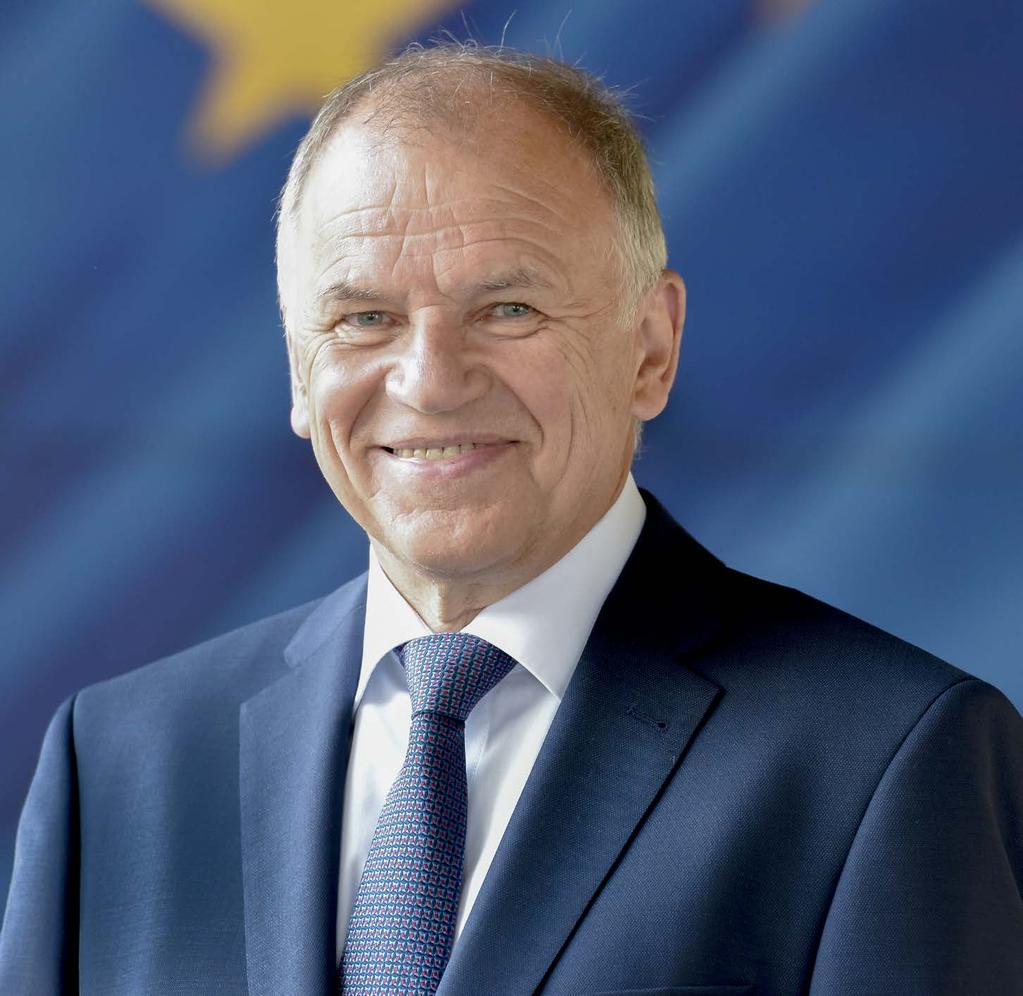 Egyetlen országban sincs meg az összes ritka és összetett betegség kezeléséhez szükséges tudás és kapacitás Vytenis Andriukaitis Egyetlen országban sincs meg az összes ritka és összetett betegség