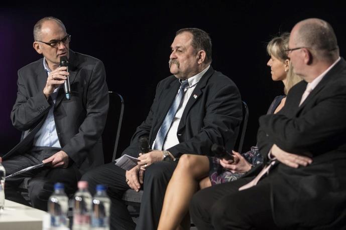 Zoltán, az emberi erőforrások minisztere és Nyitrai