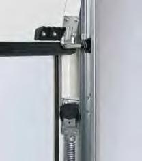 Húzórugós technika rugó-a-rugóban rendszerrel Oldalanként dupla húzórugó és drótkötél biztosítja a kapulapot a leesés ellen.