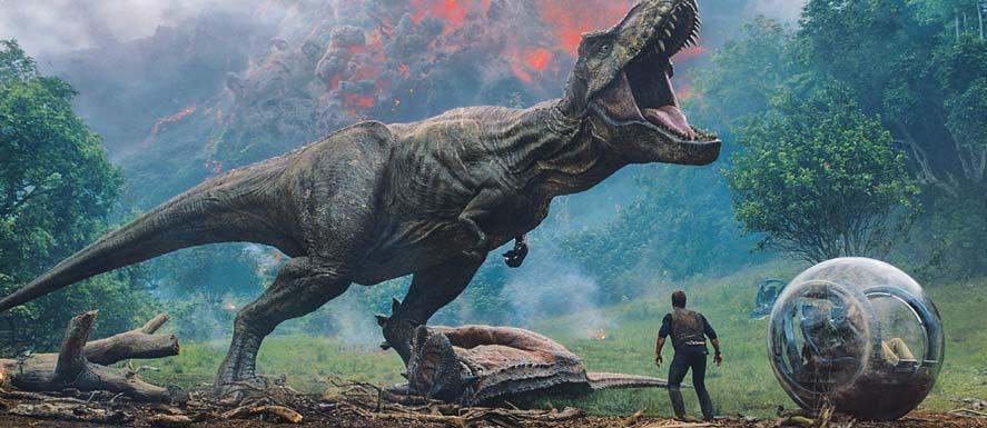 A szigeten maradt dinoszauruszok életben maradását egy kitörő vulkán veszélyezteti, ezért Claire és Owen mentőakciót szervez a kimentésükért.