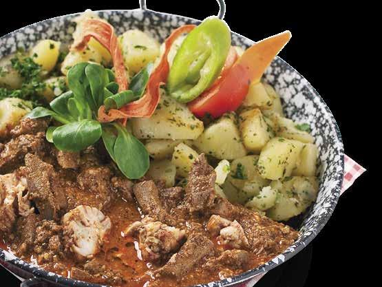 SERTÉSHÚSBÓL KÉSZÜLT ÉTELEK GERICHTE AUS SCHWEINEFLEISCH PORK DISHES VELŐVEL TÖLTÖTT BORDA VEGYES KÖRETTEL A C