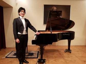 A műsor Ludwig van Beethoven, Frederic Chopin és Liszt Ferenc műveiből állt. A műsor házigazdája Bokor Jutta operaénekesnő volt. Az ünnepi köszöntőt Buskó András, a XVII.