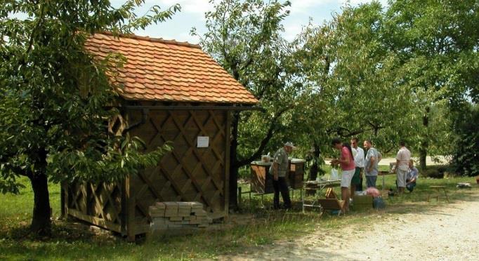 Nekatera društva bodo odprla vrata že pred oziroma po uradno določenem datumu, zato spodaj navajamo točen termin dogodkov po društvih.