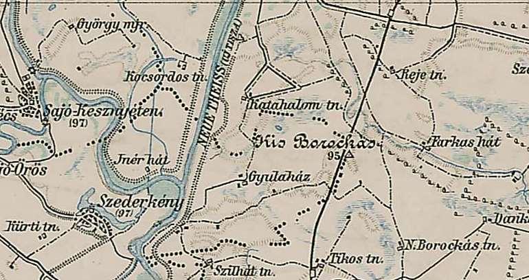 1915-ben a régészek magas halom alján égett embercsontokra rakva bronz fegyvereket és ékszereket találtak. Az ékszerek mellett felsőszőcsi alakú és díszítésű edény összeállíthatatlan töredékét lelték.