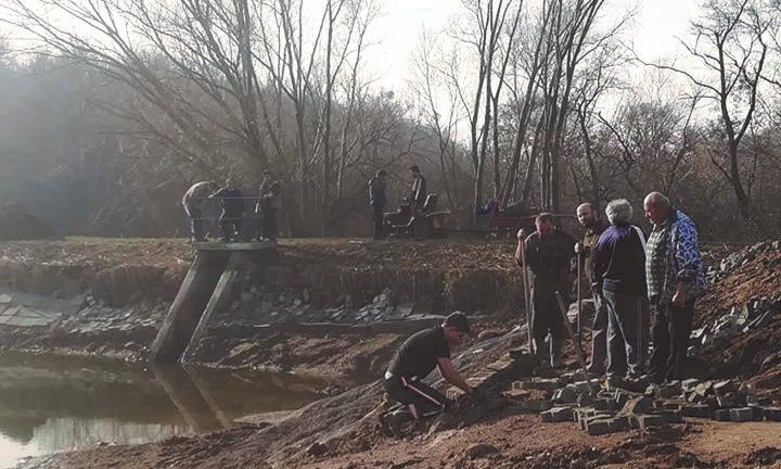 XV. évfolym 1. szám NYUGT-MECSEKI TÁJKÉP Újbb nyertes pályáztok Bükkösdön Biztos kezdet Gyermekház Bükkösdi Önkormányzt 39 millió Ft vissz nem térítendő támogtást nyert z EFOP 1.4.