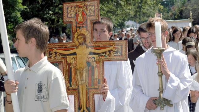Havas Boldogasszony nagybúcsú Minden évben augusztus első vasárnapján és előtte, szombaton tartják a Havas Boldogasszony országos nagybúcsút a szeged-alsóvárosi ferences templomban.
