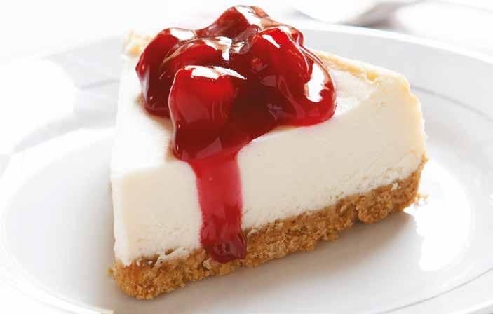 HOZZÁVALÓK 220 g tejszínes krémsajt 2 nagy tojás 120 g cukor ½ teáskanál vaníliakivonat 200 g vajas keksz, szétmorzsolt 2 evőkanál vaj, sózatlanul 1 sütőbetét (csak a deluxe készlet tartalmazza,