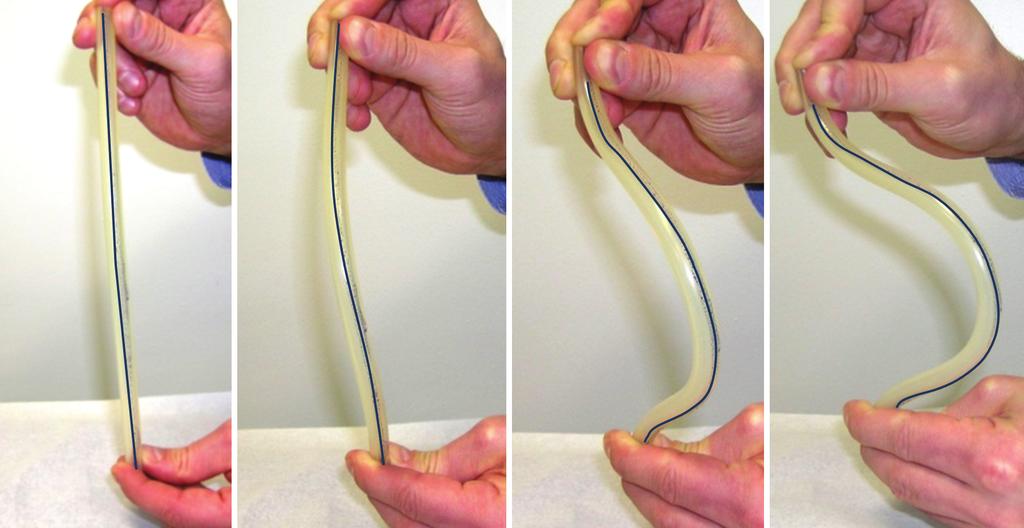 TÖRTÉNET Biomechanica Hungarica IV. évfolyam, 2. szám 6. ábra. Euler Tetmajer-féle kihajlás. Fokozatos nyomóerőt létrehozva először sagittalis görbület, majd axiális rotáció jön létre.