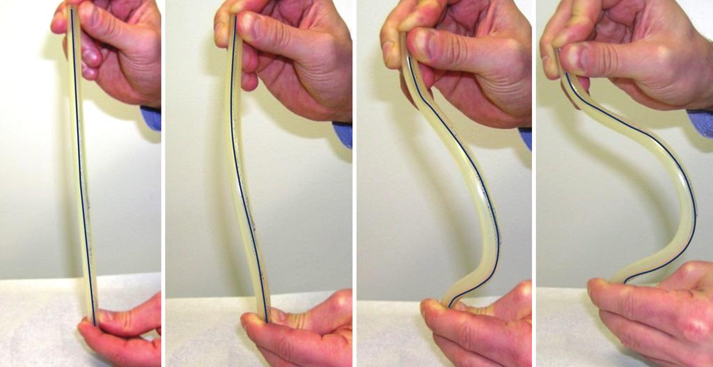 TÖRTÉNET Biomechanica Hungarica IV. évfolyam, 2. szám 6. ábra. Euler Tetmajer-féle kihajlás. Fokozatos nyomóerőt létrehozva először sagittalis görbület, majd axiális rotáció jön létre.