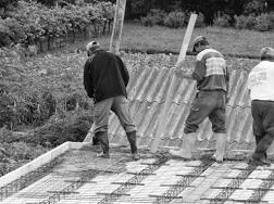 31.)A födémbordák, és a lemezek betonozását egy ütemben kell végezni.