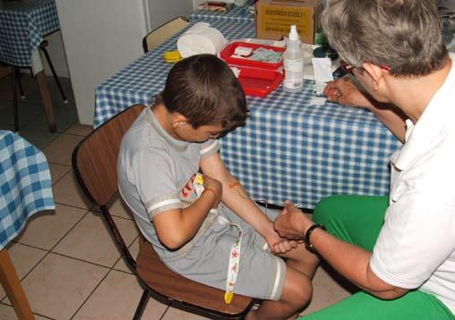 Az ízületi vérzések felismerése: ízületi duzzanat, melegebb az ízület (mindig kézháttal kell vizsgálni, összehasonlítva az ellenoldali ízülettel), megváltozik az ízület tartása, fáj és viszket az