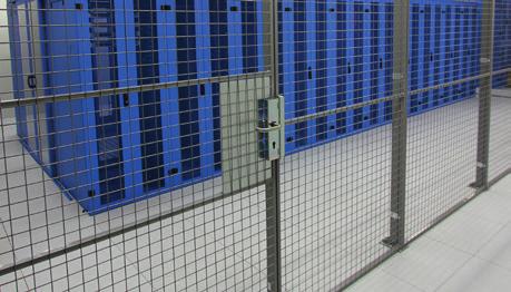 A szerverszoba védelmében. Elemes panelrendszerünk akár mennyezeti ráccsal vagy anélkül bármely magassághoz igazítható.