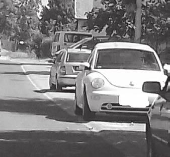 4 Erdőkertes közterület-felügyelet Hírek röviden. Még mindig közlekedés! Napi szinten készítek hasonló fotókat a Nemes utca páratlan oldalán a 3-as számtól a templomig húzódó térkő burkolatos járdán.