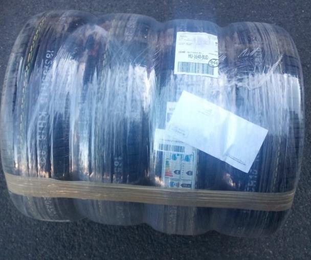 2. Gumiabroncs A gumiabroncsok maximum kettesével csomagolhatóak!