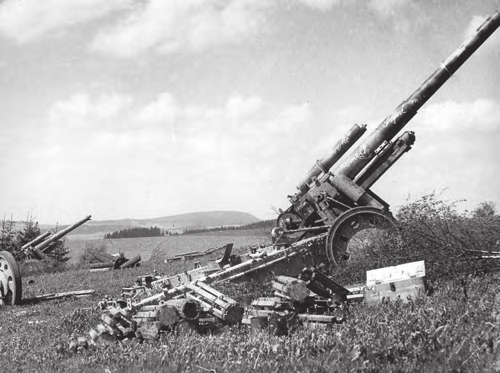 Haditechnika-történet 23. ábra. Az s FH 18-as 15 cm-es tarack volt a német nehéztüzérség gerince a háború végéig, noha a lőtávolságával nem volt teljes mértékben megelégedve az alkalmazó.