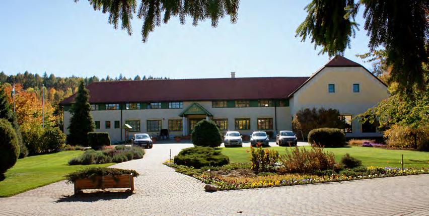Szépalma a Bakony különleges szállodája, amely nem csillog, és nem hivalkodik. Mindez nem is lenne méltó a hely szelleméhez.
