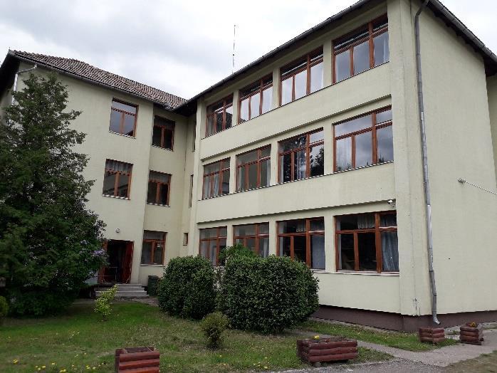 emléket.