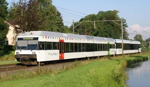 Speciális a 99%-ban villamosított svájci vasút igényére tervezett és gyártott kettős erőforrású dízel-villamos tolatómozdony a dízelüzemű tolatás minimalizálását segíti elő.
