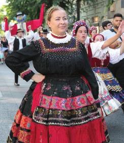 SZÜRETI FELVONULÁS BEZERÉDJ UTCA, SZÉCHENYI UTCA A