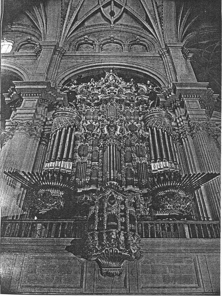 VII. FEJEZET: ORGONATÖRTÉNET 115 GRANADA, KATHEDRAL -Epistola-orgel (lecke-oldali) Építette.: Leonardo Fernández Dávila, 1746. I. man. A: Cadareta esterior (Hátpoz.