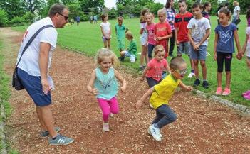 2.kategórii žiaci 5. a 6. ročníka. Súťaž bola veľmi napínavá, vzhľadom k tomu, že od jesene sa najmä mladší žiaci vo vybíjanej veľmi zlepšili. Svoje jesenné víťazstvo však i teraz obhájili žiaci 4.