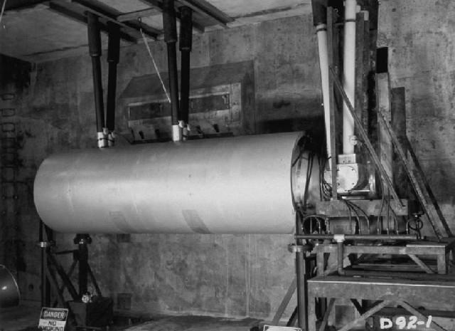 a belső ellenség a hidegháborúban az Oppenheimer-ügy (1953) Bravo: hordozható szilárd lítiumdeuterid (lítium-6 + n
