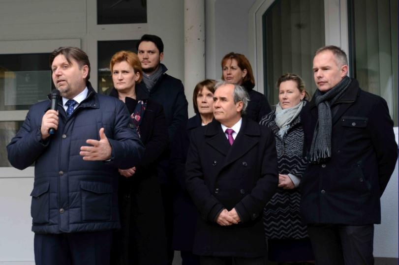 Projekt A Bajcsy Zsilinszky utcában található épületen a homlokzati falazatokat és a padlásfödémet szigetelték, nyílászárókat cseréltek, a hőleadókra termosztatikus szelepeket