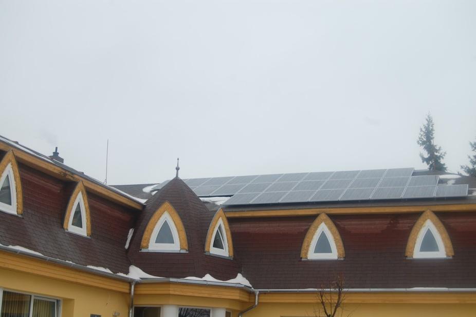 padlásfödém szigetelése, nyílászáró csere, elektronikus szabályozás - felújított épületét és