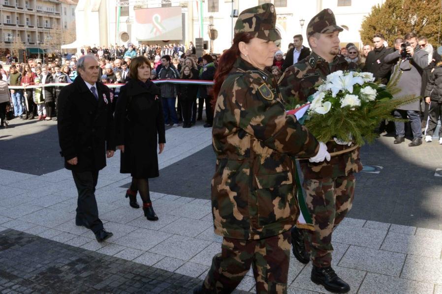 Megemlékezés Ünnepi megemlékezések Kaposváron A megyeszékhely több pontján várták az ünneplőket