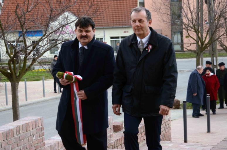 Megemlékezés Ünnepi megemlékezés Tabon A Somogy Megyei Kormányhivatal képviseletében Vetési Bernadett főigazgató vett részt Tabon az 1848-49-es