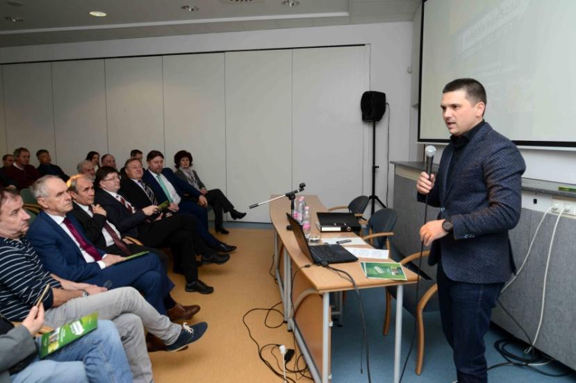 Neszményi Zsolt kormánymegbízott, Szita Károly Kaposvár város polgármestere, Biró Norbert a Somogy Megyei Közgyűlés elnöke is.