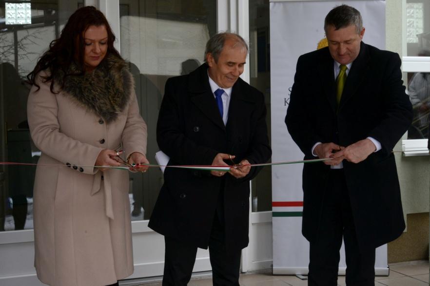 projekt megvalósulásának hátteréről, majd Göntérné Dr.