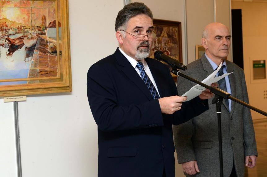 Személyes inspirációjából fakadóan részletgazdag, álomszerű, lazúros, könnyed ecsetkezelésű festményeket alkotott autodidakta módon.
