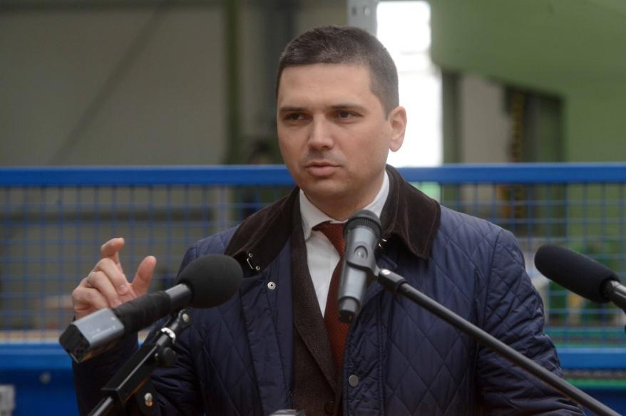 Közélet Ünnepélyes keretek között átadták a Csurgói Faipari Gyár új csarnoképületét Dr. Bitay Márton Örs állami földekért felelős államtitkár, Dr.