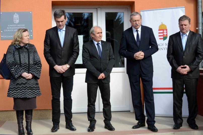 Projekt Köszöntő beszédet mondott Szászfalvi László országgyűlési képviselő, Füstös János polgármester és Dr. Neszményi Zsolt kormánymegbízott.