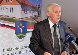 gde se staupi v našo (slovensko) krajino. Dapa bile so samo prazne ráme brezi tabel ali napisov.