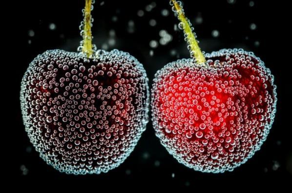 Kis kerek kekszekre szén- és hidrogén-atomokat írunk (vagy atomcsoportokat), és összerakhatunk belőlük szerves molekulákat. Vagy süthetünk ehető periódusos rendszert.