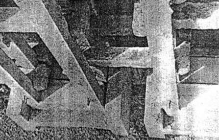 A küszöbgát struktúrája terméskovel gondosan töltötték ki, a szabad felületet pedig 0 cm-es vastagságú speciális hidrotechnikai betonnal alakították ki.