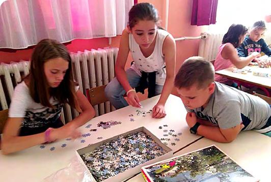 évfolyamosok és felső tagozatos diákok számára rajzból és technikából semmilyen tanszert nem kérünk megvásárolni. Ezekre a dolgokra a következő összegeket kérjük: 1-2. osztály: 300,-Ft 3-4.