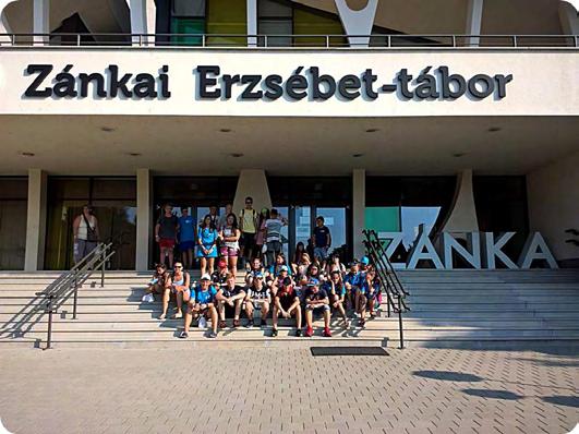 4. oldal Létavértesi HÍREK 2018. AUGUSZTUS Balatoni élmény - Zánkán jártunk Iskolánk idén is pályázott az Erzsébet Táborok nyári Élménytáborára. Ennek köszönhetően 2018.08.
