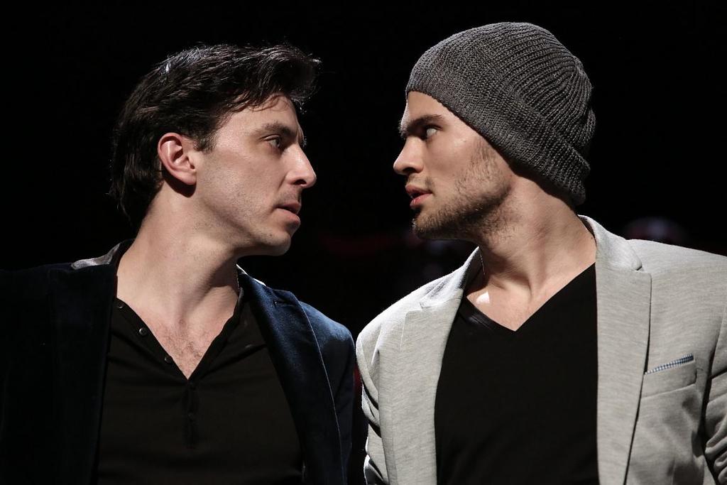 MILYEN KOROSZTÁLYNAK AJÁNLJUK AZ ELŐADÁST? Nádasdy Ádám: Limerikek Jó téma itt ez a Hamlet, elkelne róla egy pamflet gondolta Shakespeare úr. Azóta csak pirul, mert pamfletnek egy kissé pimf lett.