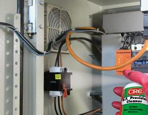 A CRC Érintkezés Tisztító javítja a villamos és elektronikai berendezések teljesítményét és megbízhatóságát az alkatrészek, részegységek és érintkezők gyors és hatékony tisztítása révén.