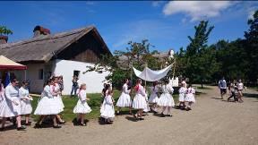 Rábavidéki szlovének farsangi szokása (Vas megye) 12:20 12:40 Ördögszekér Gyermekcsoport és Dobogó Ifjúsági Együttes (Sátoraljaújhely) (pünkösdvasárnap) /