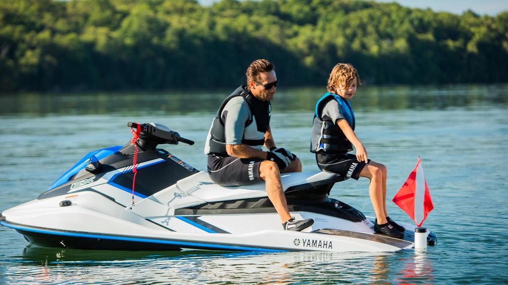 A világ legmegbízhatóbbnak tartott vízi járműve Napjaink WaveRunner hajóit hosszú évek tapasztalatai alapján világszerte megbízhatóságukról és nagy teljesítményükről ismerik emögött a hatékony 4