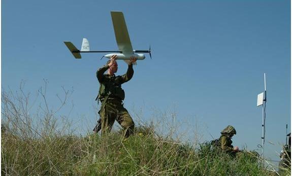 karakterisztikus méret (fesztávolság, illetve rotorátmérő) és maximális felszálló tömeg (Maximum Take-off Weight, MTOW); személyzettel rendelkező vagy pilóta nélküli (Unmanned Aircraft System, UAS);