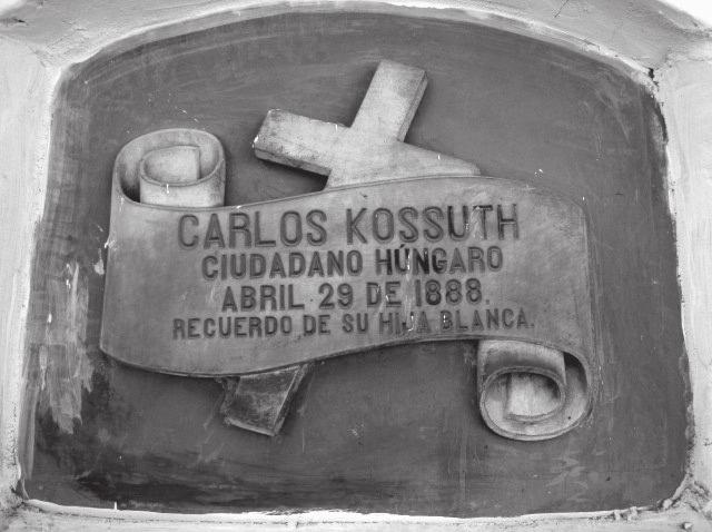JANCSÓ KATALIN 4. kép. Kossuth Károly síremléke Kossuth Oszkár jelenleg a Flota-Colombiana tengerészeti társaság alkalmazottja. Ennek a vállalatnak igazgatója és társtulajdonosa D.