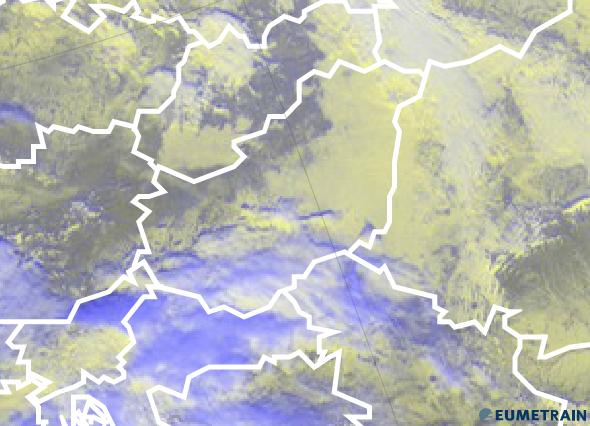 Kezdetben a nyugati országrészben, majd a keleti országrészben képződött köd, mivel a légmozgás is mérsékelt maradt.