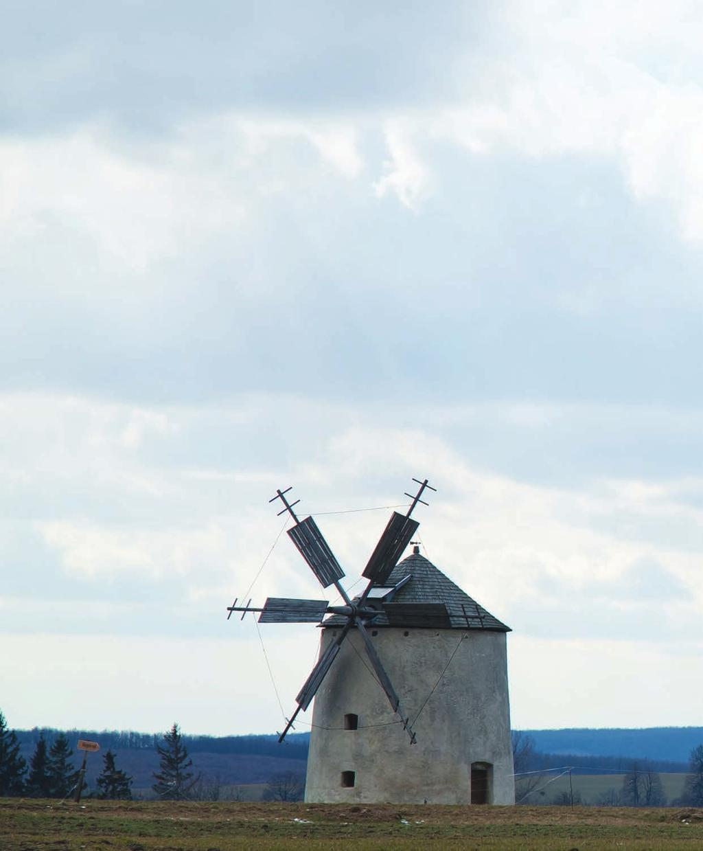 Turizmus Tourism Hátizsákkal az ország derekán Legyen az rövid túra, fáklyás várséta, borkóstoló, kastélylátogatás, állatkerti barangolás vagy adventi készülődés, a Közép-dunántúli régió a legnagyobb